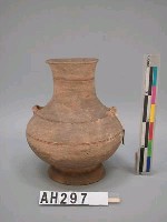 藏品(漢到六朝  帶釉雙繫陶壺)的圖片